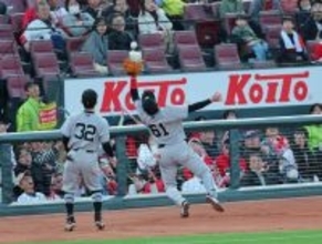 【巨人】強風のマツダで超珍プレー　増田陸が一邪飛落球→次の球も一邪飛、倒れながら好捕　ベンチ沸く
