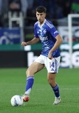 アーセナル、来夏の補強はセンターバックから！　ガブリエウの後継に２１歳DF浮上