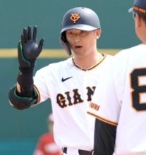 【巨人】吉川尚輝がマルチ安打でアピール　三塚琉生の適時二塁打で生還！…２軍楽天戦
