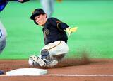 「【巨人】浦田俊輔がプロ初の１試合３盗塁！３度のけん制をかいくぐる　早くも９盗塁で昨季チーム盗塁王と同数に」の画像1