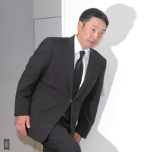 【巨人】辞任の阿部慎之助前監督が会見「伝統ある巨人軍の監督の名を汚し、深く謝罪したい」娘への暴行容疑で逮捕
