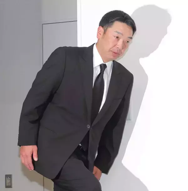 【巨人】辞任の阿部慎之助前監督が会見「伝統ある巨人軍の監督の名を汚し、深く謝罪したい」娘への暴行容疑で逮捕
