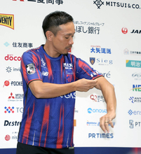 現役続行の長友佑都、Ｗ杯３２強の心境を明かす「心を打ち抜かれたような、ちょっと自分自身も放心状態」「Ｗ杯は悔しくてみられなかった」