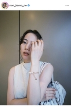 朝ドラヒロイン女優の「休日」私服ショットが「芸能界一オシャレ」「天使感ある」「ヘルシー」のんが公開