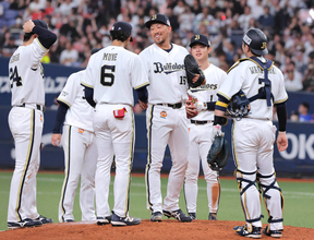 【オリックス】平野佳寿が通算８５３試合目の現役ラスト登板　宝刀フォークで中村晃を空振り三振　笑顔でマウンドに別れ