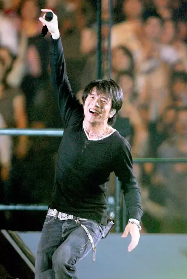 Ｍｒ．Ｃｈｉｌｄｒｅｎ　ボーカル・桜井和寿の体調不良で大阪公演を中断　大事をとって翌日の公演は中止に