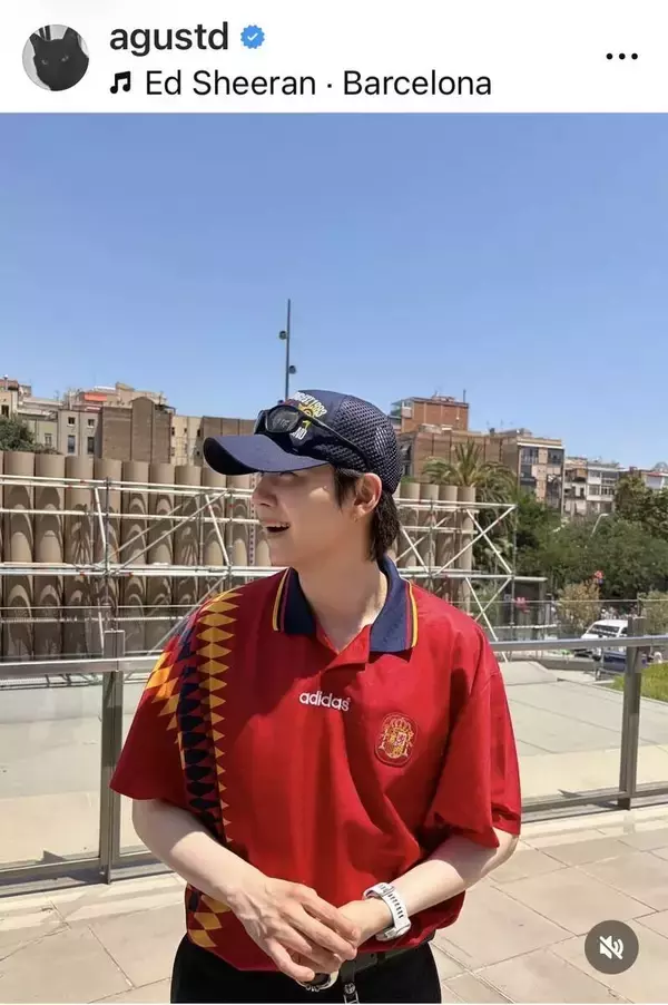 ＢＴＳ・ＳＵＧＡ、スペイン代表ユニでバルセロナ満喫オフショットに反響「たまらん」…Ｗ杯決勝戦ハーフタイムショーに出演予定