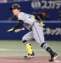 巨人・浦田俊輔「すごい試合。熱かったです」　深夜の“熱戦”が刺激　快速飛ばして二塁打