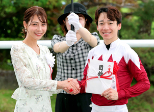 相武紗季が北九州記念のプレゼンターで登場　トークショーにも出演「一瞬で小倉が大好きになりました」