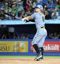 【阪神】佐藤輝明、５００＋３打点！ＮＰＢ最速タイ６年目で大台到達「塁に出てくれるおかげ」通算７８０試合目も球団最速　先制打＆２打席連発の４打点　２位・巨人に今季最大５差で優勝Ｍ１８