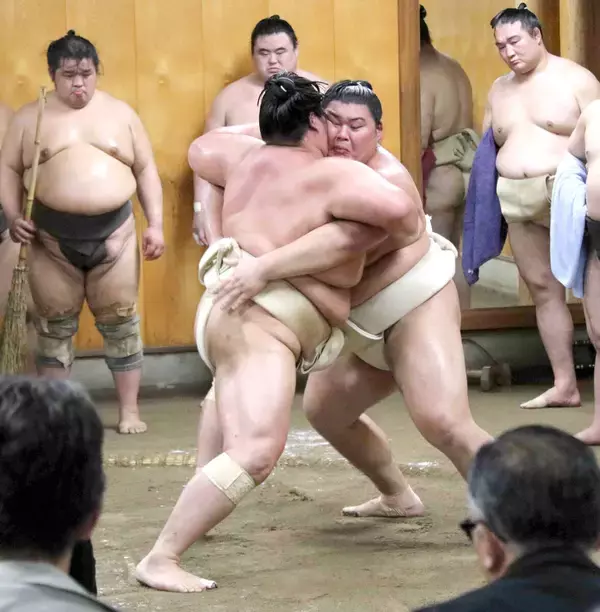 横綱・大の里　大関・琴桜に１６勝４敗「東京で久々に優勝したい」…二所ノ関一門連合稽古