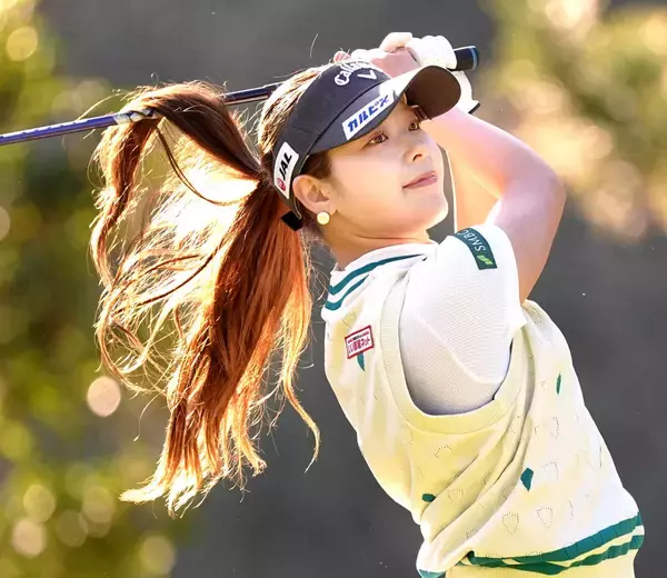 【女子ゴルフ】吉田鈴「ダブルパンチを食らった」　体調不良で棄権、予選落ちから復調！　「６７」でＶ戦線に浮上