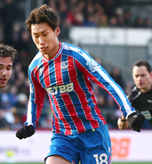 鎌田大地、右太もも裏のけがで全治８～１０週間　クリスタルパレス指揮官が明かす「ハムストリングの重傷」