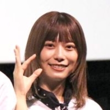 元日向坂４６・東村芽依「いっぱい走りたい」雪中で新年の誓い　「雪の妖精かと」「可愛すぎ」モコモコショットがかわいい