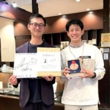 「行真がいく　応援せんべい缶」モーグル銅・堀島行真と共通の知人を通じ交流スタート