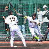 「【巨人】丸佳浩が初実戦形式で戸郷翔征から快音…打席後に坂本勇人と会話「この時期大体打つんですよね」」の画像1