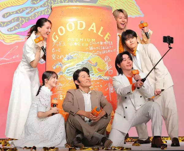 鈴木亮平、直筆サインに熊の絵を描き加え「綾瀬はるか風のサインとなりました」同じ事務所に所属