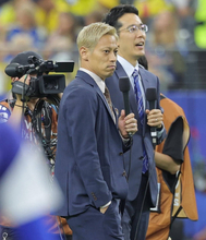【Ｗ杯】本田圭佑、試合前のピッチで「パッと見てスウェーデン人、大きいっすね。めちゃめちゃでかい」…気分は「最高っすよ。言うまでもなく」