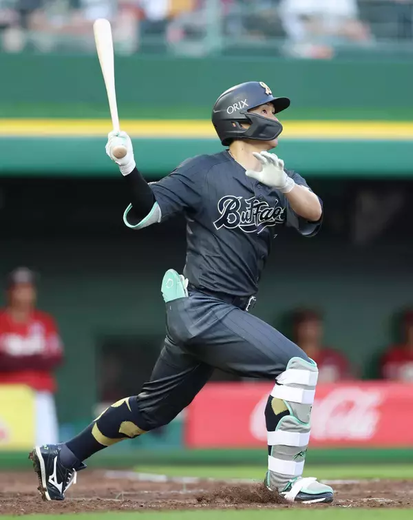 【オリックス】逆転勝ちで連敗を３でストップ！西川龍馬がプロ初グランドスラム　九里亜蓮は７回２失点で６勝目