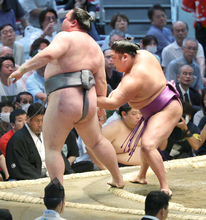 幕内復帰の尊富士が白星発進　「まずは初日に勝てて良かった」三役の熱海富士と義ノ富士には「負けじといきたい」