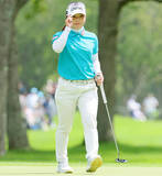 「【女子ゴルフ】佐久間朱莉が逆転で今季２勝目「優勝っていいな」　桑木志帆を振り切る　２年連続女王へ反撃ののろし　」の画像1