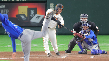 【巨人】丸佳浩が今季最終戦で特大弾　右翼席上段に追撃のソロをたたき込む