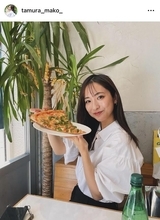 ＴＢＳ・田村真子アナ、顔より大きいピザをパクリ！「可愛さ天使」「顔の小ささが際立つ」とファン大絶賛