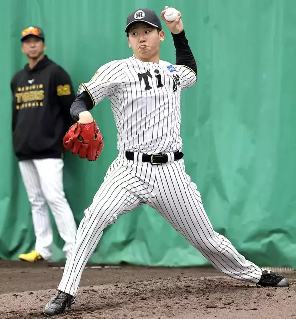 【阪神】門別啓人、伏見寅威との“東海大札幌出身バッテリー”実現　ブルペンで変化球交え５４球