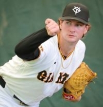 【巨人】最速１６３キロの助っ人右腕・ウィットリーがブルペンでキャンプ最多投球数