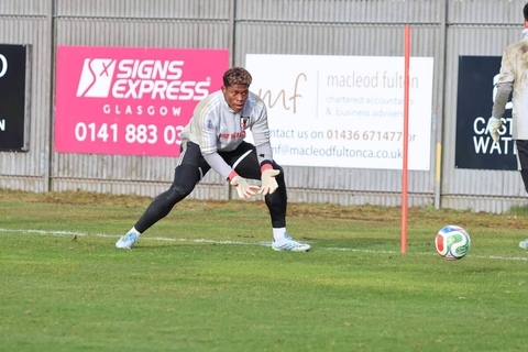 鈴木彩艶、握力「８」からの復活　日本の命運を握る２３歳守護神「まだ完治ではない」復帰と進化の４か月