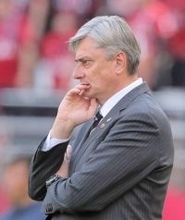 浦和のスコルジャ監督、今季限りで退任へ　６連敗、東地区７位と低迷…クラブは契約の不更新を通達