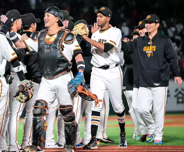 巨人・マルティネスが意地のリベンジ…昨年７月、古巣相手に同じ地方球場であと１球から悪夢