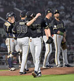 「【オリックス】８回に痛恨の走塁ミス　最下位・楽天にショック３連敗…楽天モバイルで６戦全敗　今季ワーストタイ１２失点　４・１４以来の貯金１まで減少」の画像1