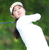 「【女子ゴルフ】初Ｖ目指す吉沢柚月、小林光希ら４人が首位で前半ターン　金田久美子はダブルボギーで後退」の画像1