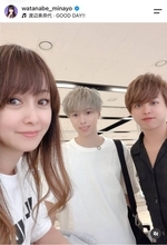 渡辺美奈代がイケメン息子たちと「夏休み」仲良し家族ショットに「幸せ者ですね」「可愛いママ」「目元そっくり」