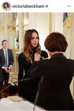 ビクトリア・ベッカム、仏芸術文化勲章授与を報告　ファミリーショット公開も長男ブルックリンさん夫妻の姿はなし