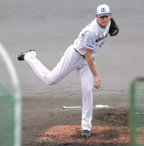 【ヤクルト】奥川恭伸、今キャンプ初の実戦形式登板　３７球で安打性３本　最速１４８キロ、バットへし折る場面も