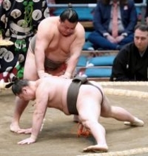 鳴戸部屋の村山改め豪欧勝が白星発進　しこ名の「豪」は本名から由来　「武隈部屋のようなしこ名に…」