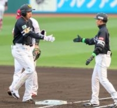 【ソフトバンク】柳田悠岐が「８８年世代」の前田健太から同点タイムリー　１３年ぶりの対決で２打席連続の安打