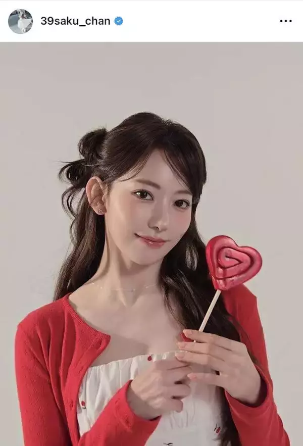 ルセラ・宮脇咲良の近影に世界中のファン歓喜「反則級の可愛さ」「天使の微笑み」