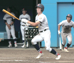 【高校野球】横浜が県内４１連勝で８強入り　先発・福井那留が最速１５２キロで６回１失点　主将・川上慧が３ラン含む５打点…秋季神奈川県大会
