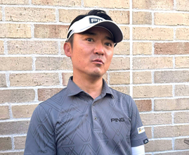 【男子ゴルフ】佐野日大高ゴルフ部監督・阿部裕樹が初の首位発進　中野麟太朗は３差３位
