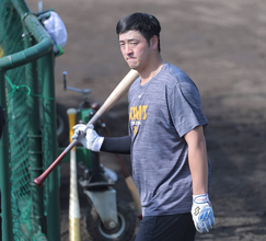 【巨人】岸田行倫が秋季練習で始動　主将として迎えた今季は「悔しいシーズン」逆襲の秋へ「自分の中でいけるという自信を持てるように」