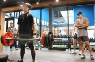 菊池雄星が花巻東後輩の巨人・西舘勇陽に太鼓判「運動神経がいい」　合同自主トレで助言送る