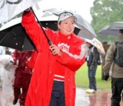 女子が３連覇！　賞金３００万円を獲得　菅楓華がＭＶＰ　男子２位、シニア３位　ゴルフ３ツアーズ選手権