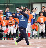 「【中日】根尾昂が大阪桐蔭のホームラン王！？　野球教室で森友哉らと対決、豪快な打球連発で野手を圧倒」の画像1