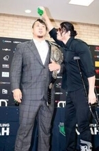 ＯＺＡＷＡ、記者会見で「元日」挑戦「ＧＨＣ王者」Ｉｎａｍｕｒａに突き飛ばされ絶叫「でちょっと悪化した。悪化したあ！」…日本武道館全対戦カード