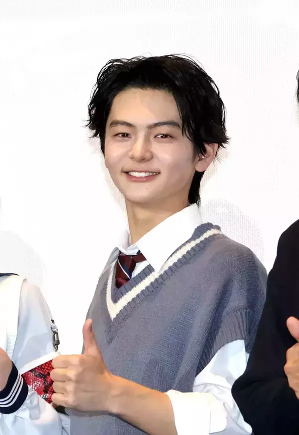 齋藤潤１８歳　さわやかな制服姿で登壇「まだギリギリ高校生の役ができる。唯一、誇れるところです」