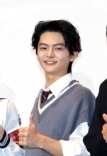 齋藤潤１８歳　さわやかな制服姿で登壇「まだギリギリ高校生の役ができる。唯一、誇れるところです」