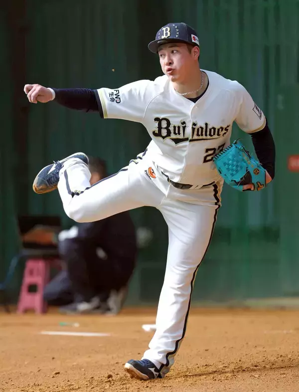 【オリックス】「野球を見に行きたいから、頑張ってね」右肘手術の吉田輝星、同郷・佐々木希の言葉を胸に完全復活第一歩…初ブルペンで術後最速マーク